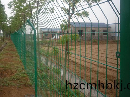 雙(shuang)邊護(hu)欄網(wang)