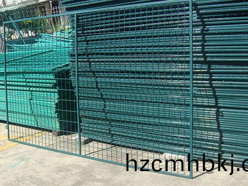 邊(bian)框護(hu)欄網