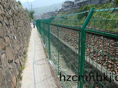 邊(bian)框護(hu)欄(lan)網