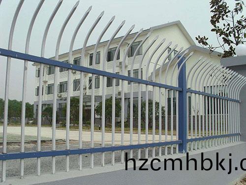 鋅(xin)鋼(gang)護(hu)欄網(wang)